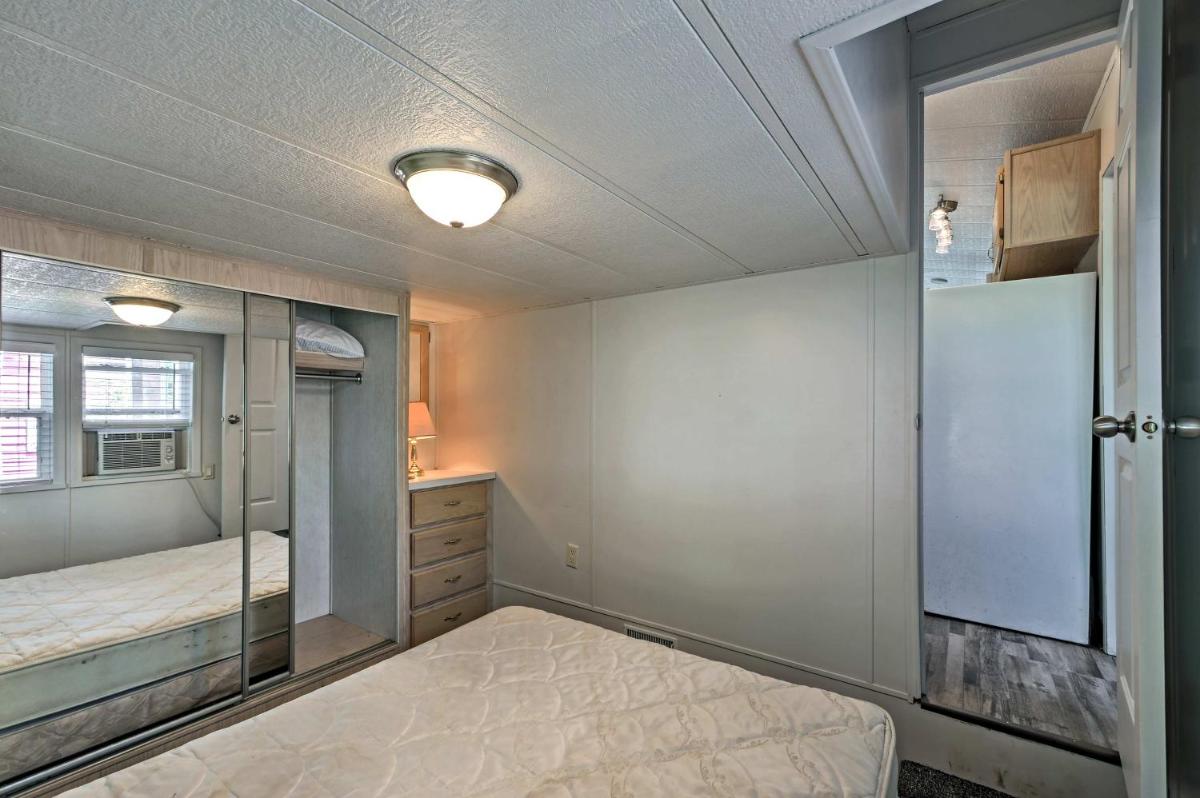 Middle Bass Island Home-Pool and Hot Tub Access! - image 7