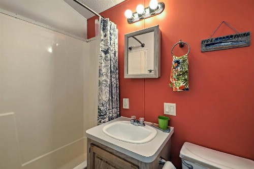 Middle Bass Island Home-Pool and Hot Tub Access! - image 9