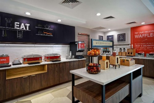 Hampton Inn NY-JFK - image 13