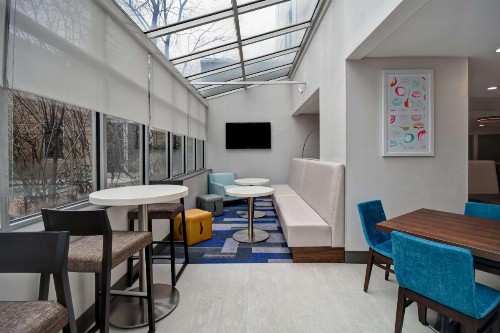Hampton Inn NY-JFK - image 16