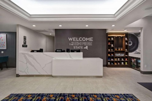 Hampton Inn NY-JFK - image 5