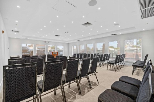 Radisson Hotel JFK Airport - image 15