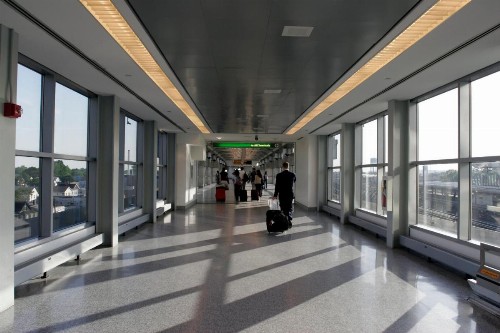 Radisson Hotel JFK Airport - image 17