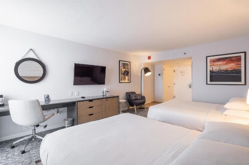 Radisson Hotel JFK Airport - image 20