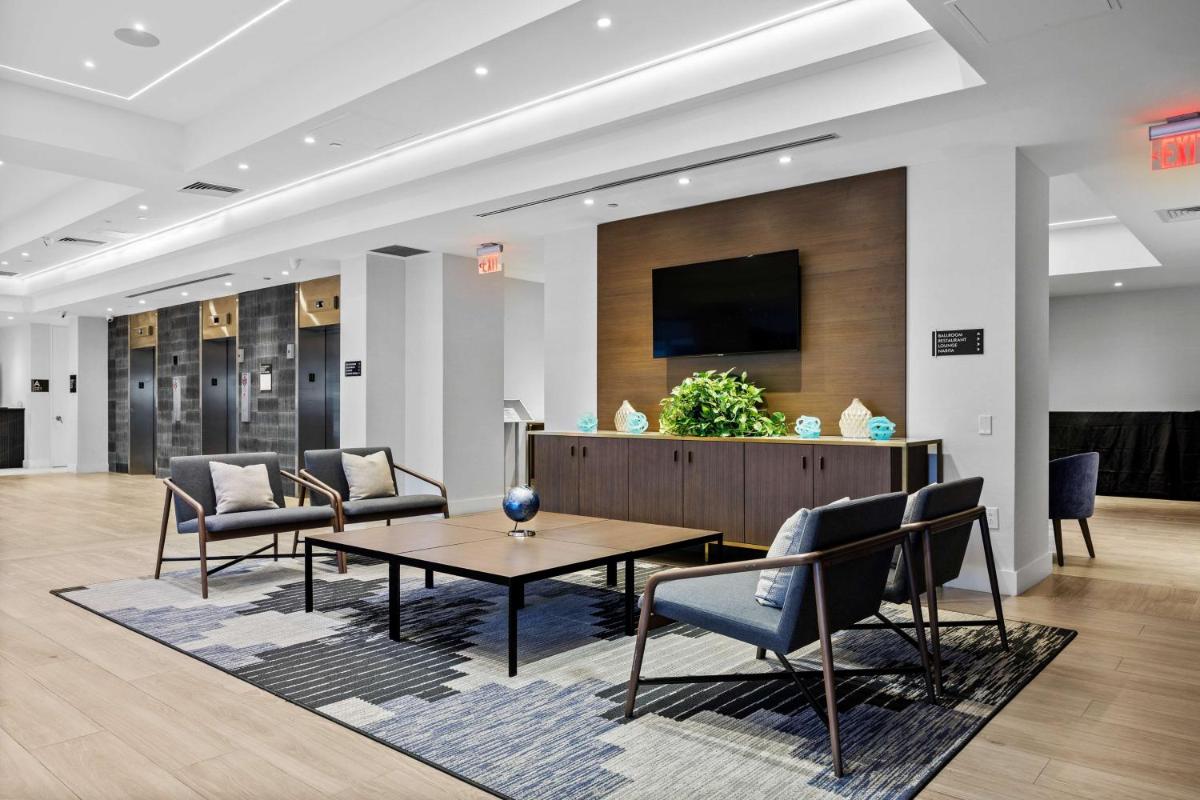 Radisson Hotel JFK Airport - image 3