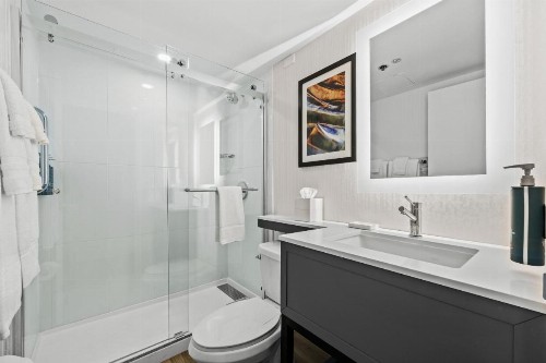 Radisson Hotel JFK Airport - image 34