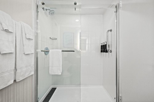 Radisson Hotel JFK Airport - image 37