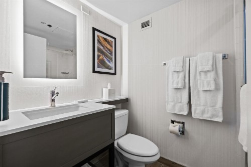 Radisson Hotel JFK Airport - image 42
