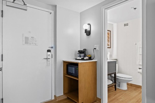 Radisson Hotel JFK Airport - image 44