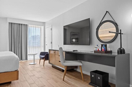 Radisson Hotel JFK Airport - image 50