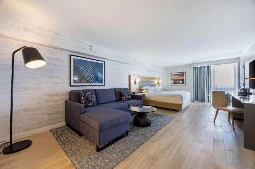 Radisson Hotel JFK Airport - image 6