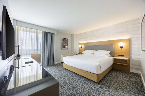 Radisson Hotel JFK Airport - image 8