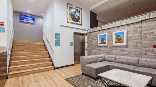 Best Western Kennedy Airport - image 10