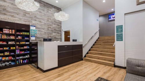 Best Western Kennedy Airport - image 14