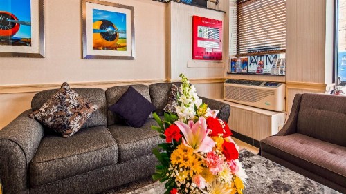Best Western Kennedy Airport - image 3