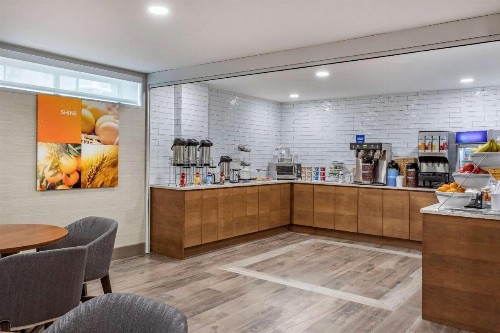 Comfort Inn JFK Airport - image 10