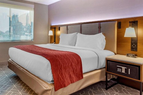 Comfort Inn JFK Airport - image 21