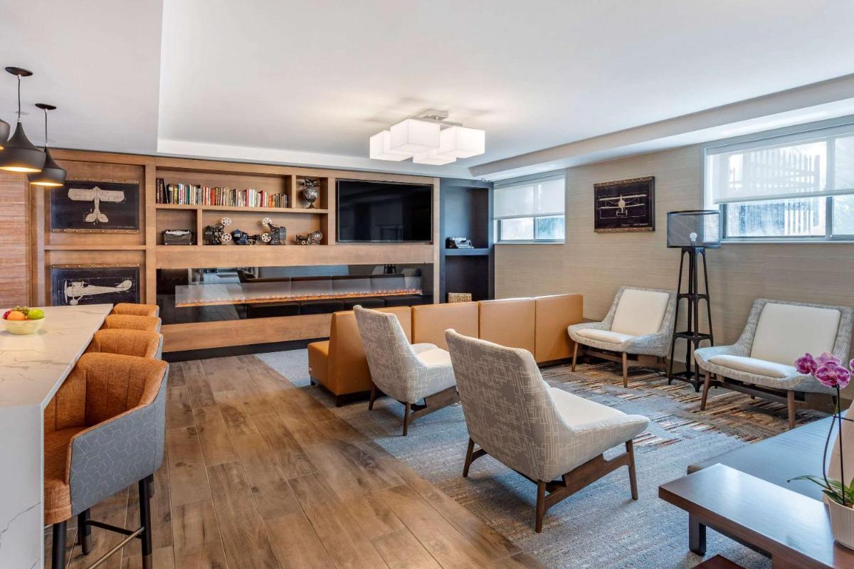 Comfort Inn JFK Airport - image 7