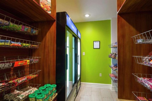 Hilton Garden Inn Queens/JFK - image 11