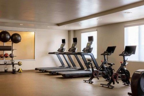 Hilton Garden Inn Queens/JFK - image 12