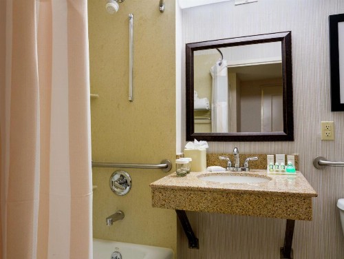 Hilton Garden Inn Queens/JFK - image 15