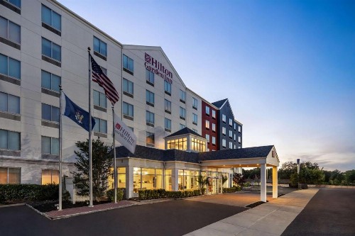 Hilton Garden Inn Queens/JFK - image 2