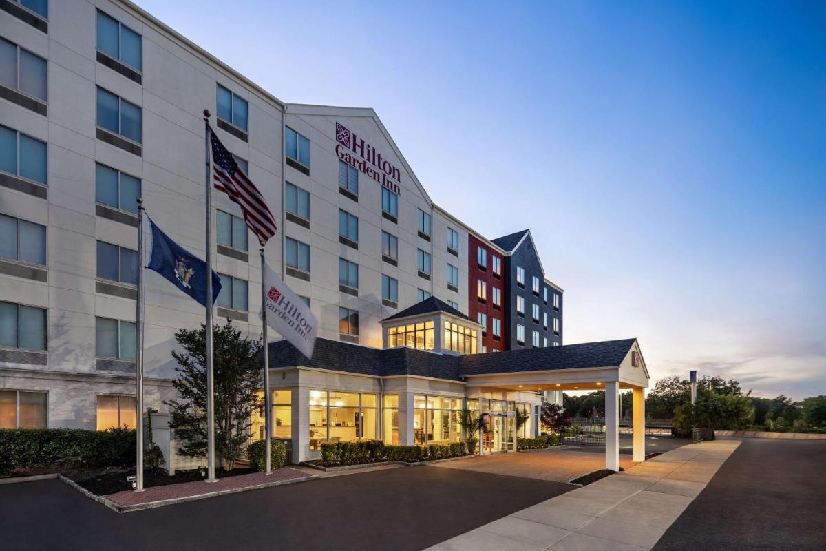 Hilton Garden Inn Queens/JFK - image 2