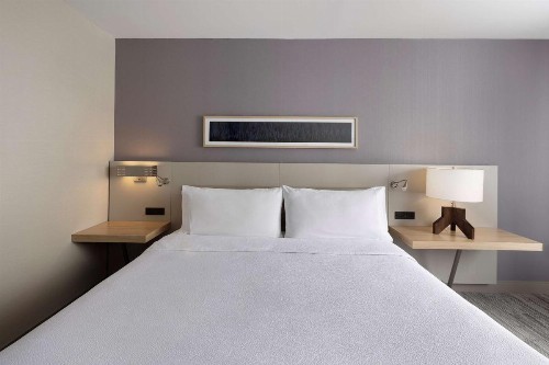 Hilton Garden Inn Queens/JFK - image 20