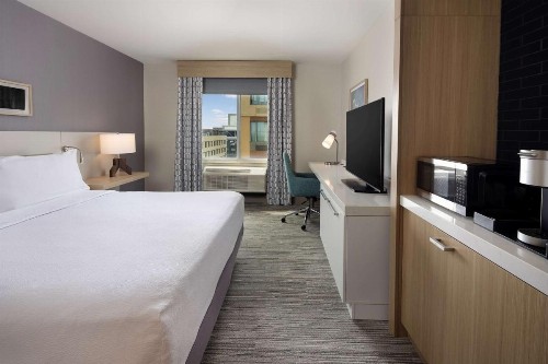 Hilton Garden Inn Queens/JFK - image 25
