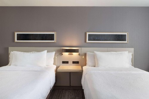 Hilton Garden Inn Queens/JFK - image 30