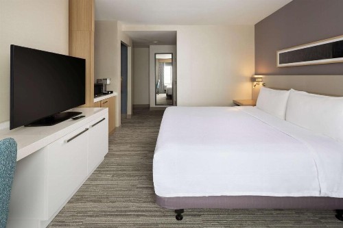 Hilton Garden Inn Queens/JFK - image 31