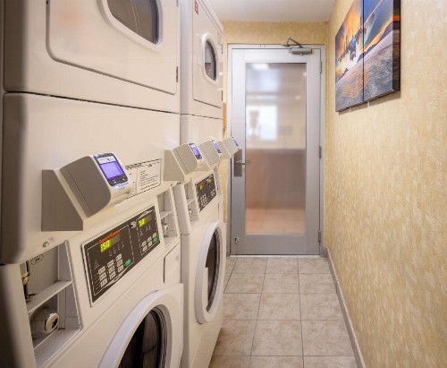 Hilton Garden Inn Queens/JFK - image 33