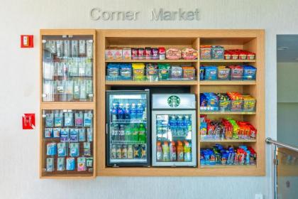 Fairfield Inn by Marriott JFK Airport - image 15