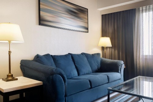 Courtyard by Marriott New York JFK Airport - image 13