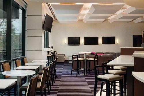 Courtyard by Marriott New York JFK Airport - image 29