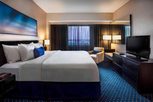 Courtyard by Marriott New York JFK Airport - image 37