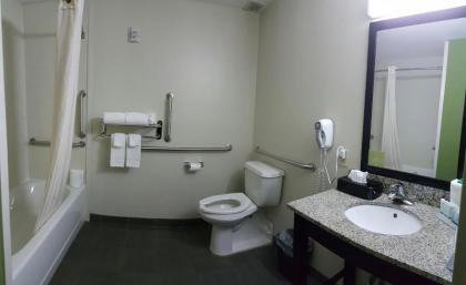 Cresthaven Inn JFK - image 11