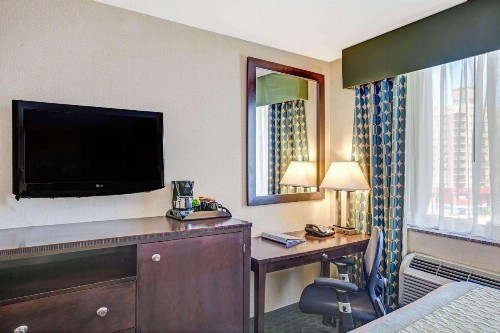 Hillcrest Hotel Near JFK Airtrain - image 8