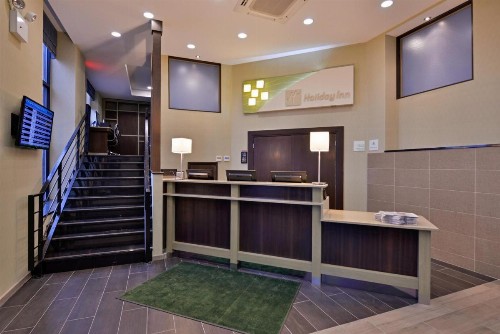 Holiday Inn New York-JFK Airport Area - image 11