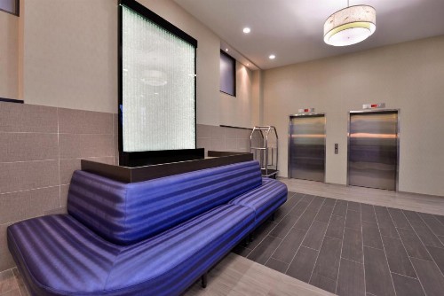 Holiday Inn New York-JFK Airport Area - image 12