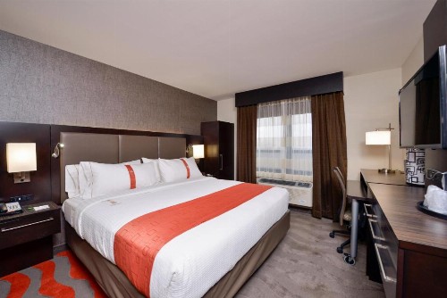 Holiday Inn New York-JFK Airport Area - image 3