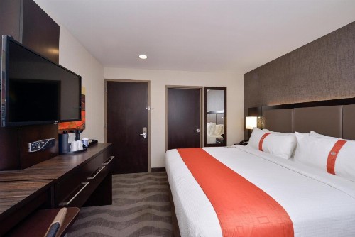 Holiday Inn New York-JFK Airport Area - image 7