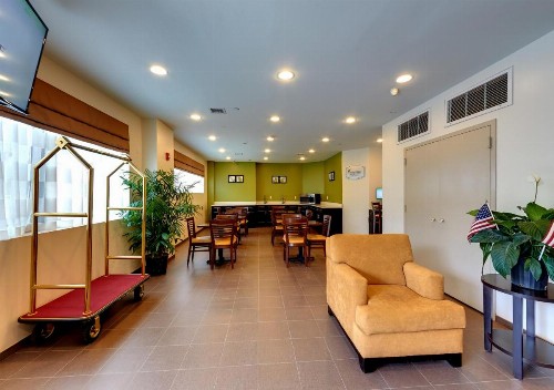 Hillside Hotel - image 11