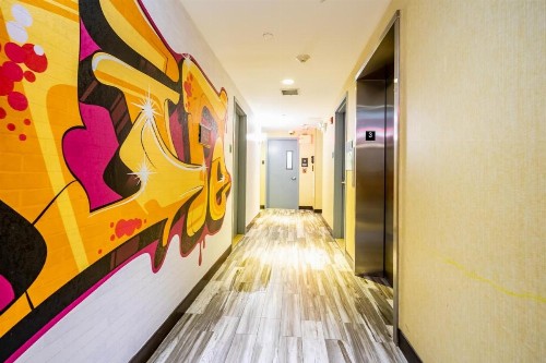 Airport Plaza Hotel JFK Airport - image 7