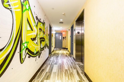Airport Plaza Hotel JFK Airport - image 9