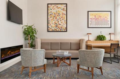 Holiday Inn Express - Jamaica - JFK AirTrain - NYC an IHG Hotel - image 14