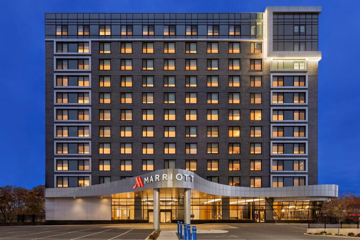 Marriott New York JFK Airport - main image