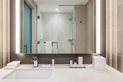 Marriott New York JFK Airport - image 17