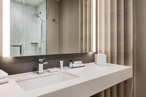 Marriott New York JFK Airport - image 3