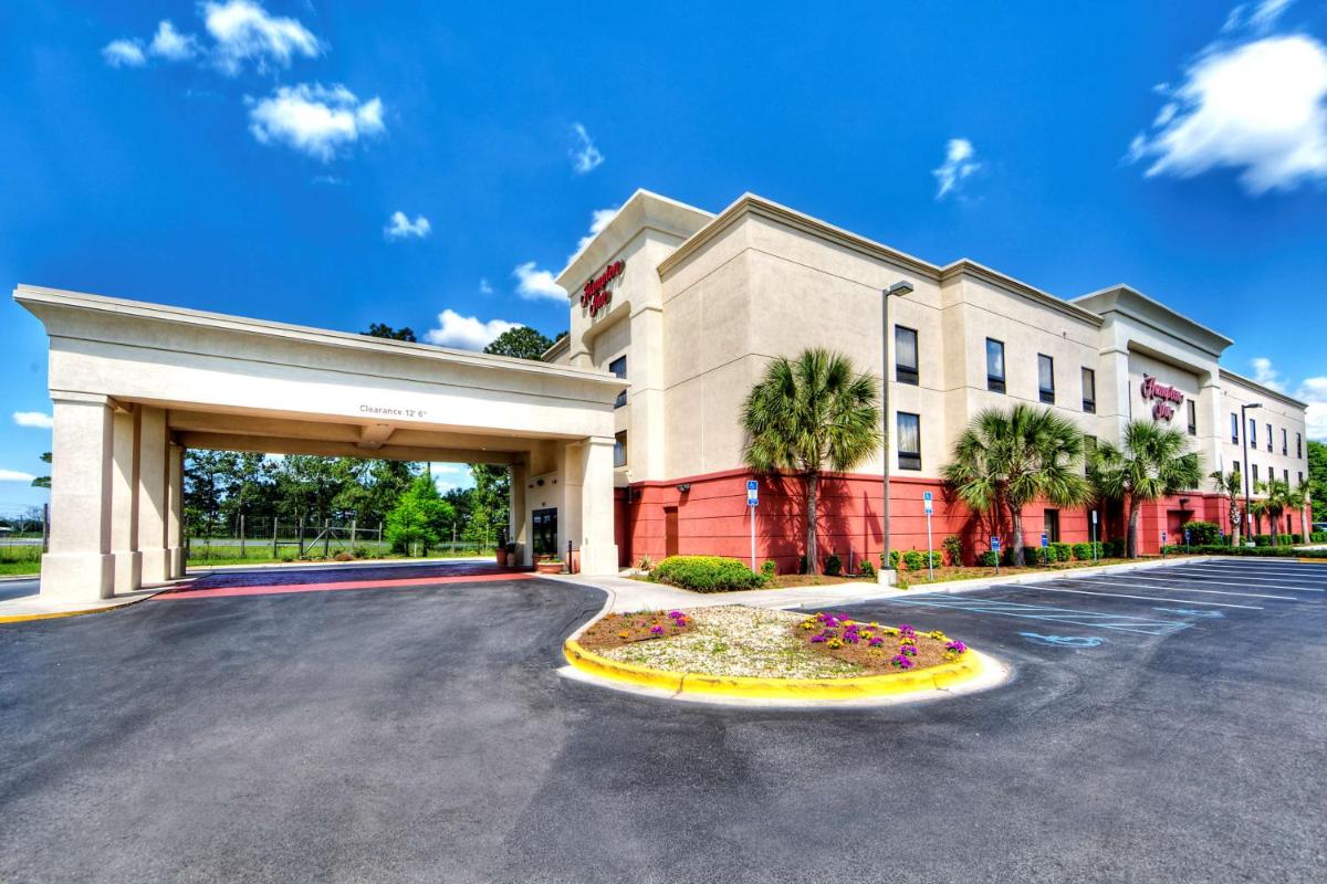 Hampton Inn Quincy - main image